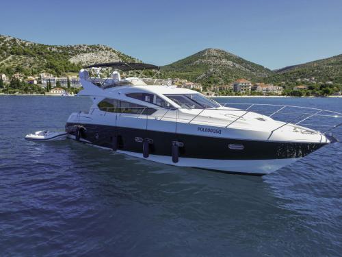 Motoryacht Manhattan 63 chartern in ACI Marina Trogir