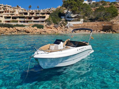 Motorboat Mareti 650 for rent in Santa Ponsa