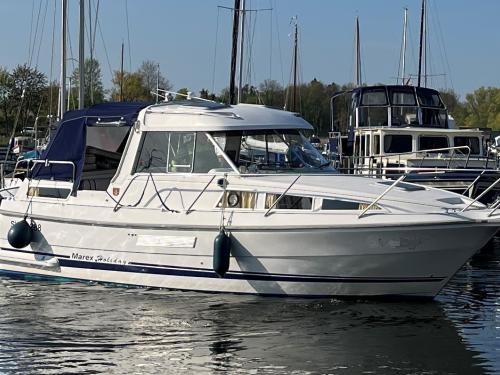 Motor yacht Marex 280 for charter in Rheinsberg