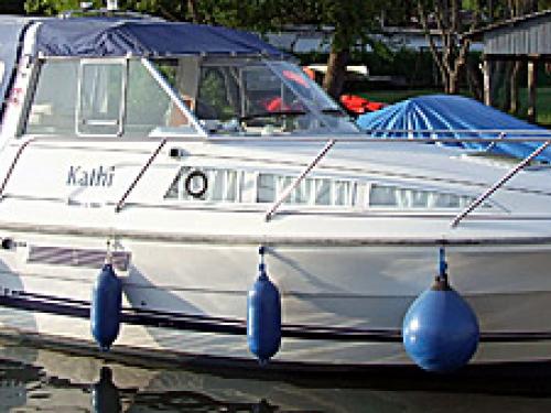 Yacht Marex 280 available for charter in Fuerstenberg