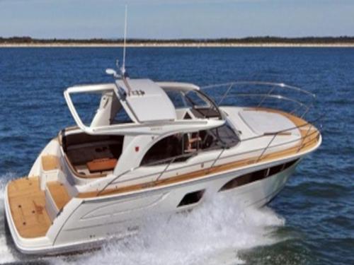 Motorboot Marex 360 Yachtcharter in Athen