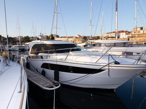 Motorboot Marex 375 chartern in Marina Mandalina