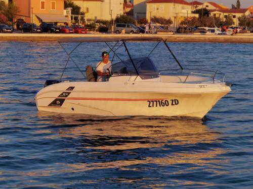 Motorboot Marine Time QX 562 chartern in Petrcane