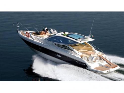 Yacht Mediterranee 43 for charter in Cala d Or