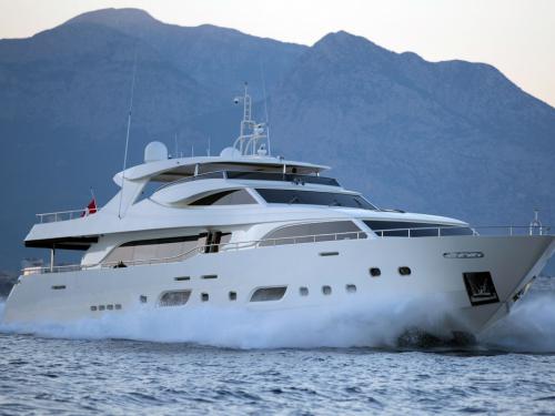 Motorboot Mengi Yay 37M chartern in Bodrum Marina Milta