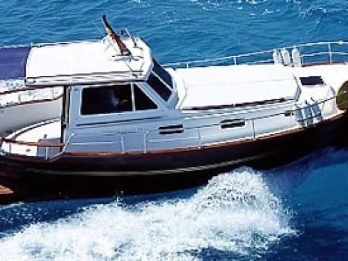 Motor yacht Menorquin 110 for charter in Port de Mahon