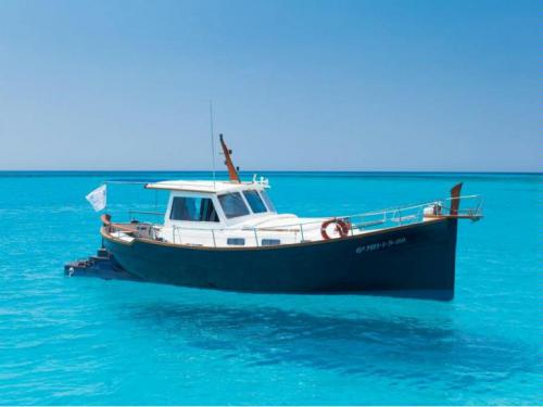 Menorquin 130 Motoryacht Charter Mahon