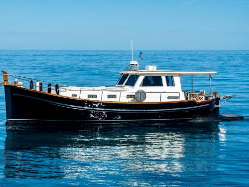 Motorboat Menorquin 160 for charter in Nassau