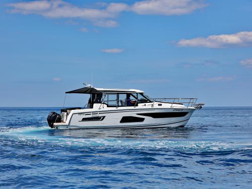 Motor yacht Merry Fisher 1095 for rent in Marina Zadar
