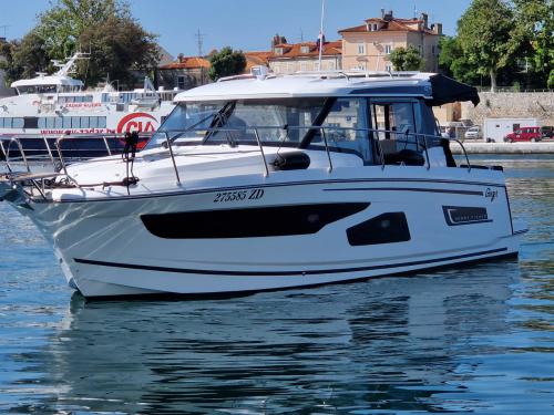 Motor yacht Merry Fisher 1095 for rent in Zadar