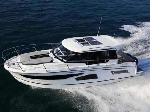 Motor yacht Merry Fisher 1095 for hire in Split