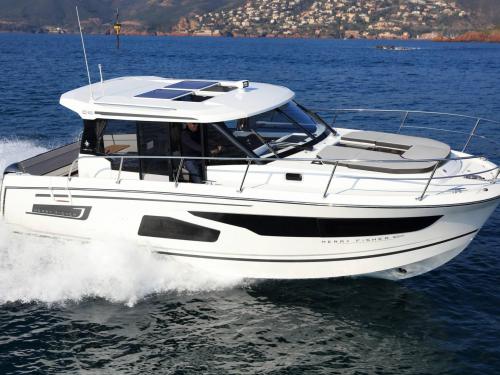Motor yacht Merry Fisher 1095 for charter in Sant Agata di Militello