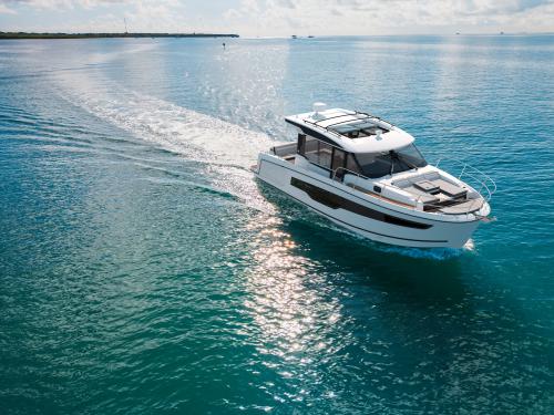 Motorboat Merry Fisher 1095 for charter in Zadar