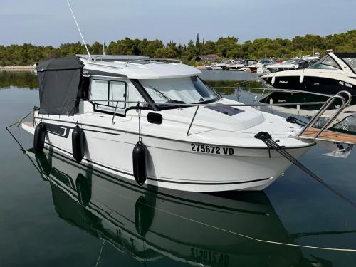 Yacht Merry Fisher 695 for rent in Sibenik