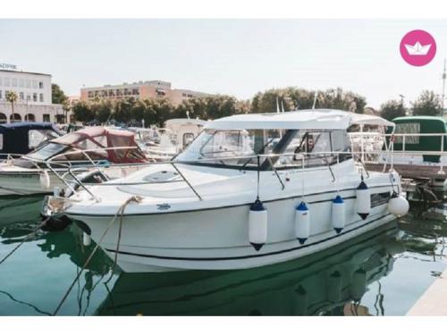 Motorboat Merry Fisher 755 for rent in Izola