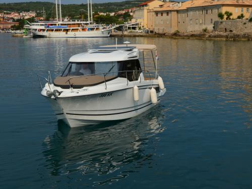 Motoryacht Merry Fisher 795 chartern in Krk