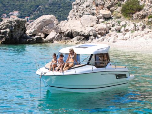 Yacht Merry Fisher 795 available for charter in Zadar