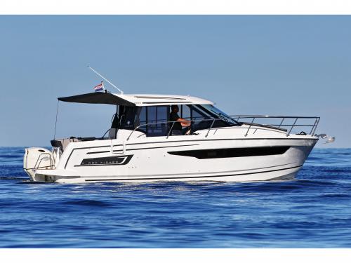 Motor yacht Merry Fisher 895 for charter in Marina Borik