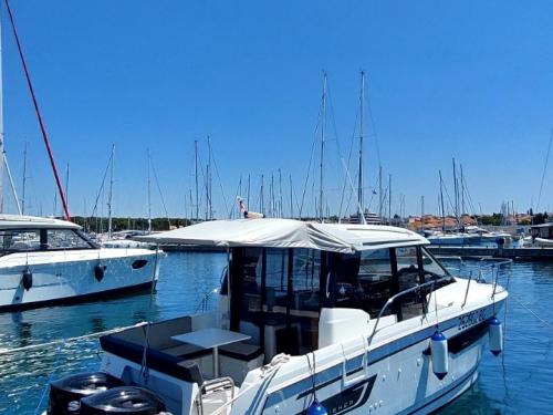 Motor yacht Merry Fisher 895 for hire in Biograd na Moru