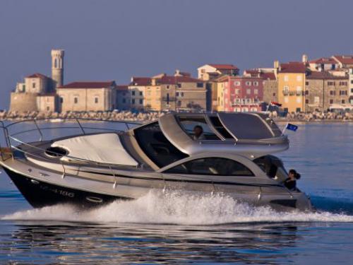 Motorboot Mirakul 30 chartern in Zadar