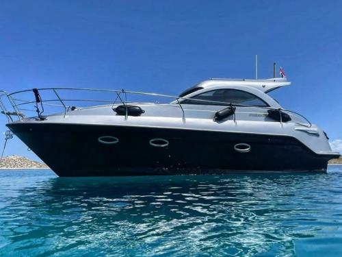 Yacht Mirakul 30 available for charter in Marina Dalmacija