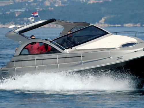 Motorboot Mirakul 30 Yachtcharter in ACI Marina Split