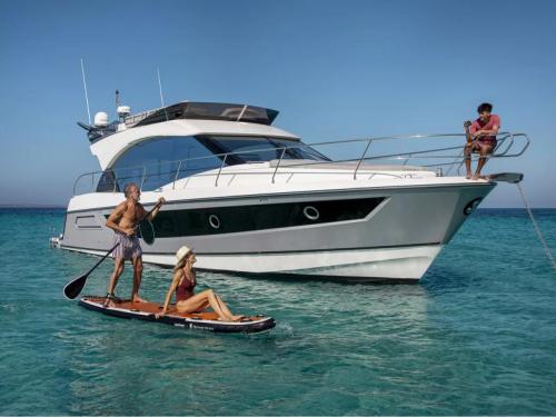 Motorboot Monte Carlo 52 chartern in Seget