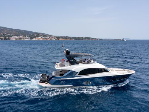 Motorboot Monte Carlo 66 chartern in Castellammare di Stabia