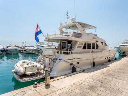 Motorboot Moonen 65 chartern in Podstrana