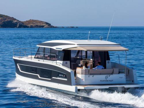 Motor yacht MY 4.S for rent in Saint Petersburg
