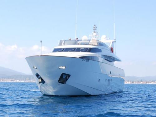 Luxury Yacht MY Beija Flore for charter in Grimaud (France)