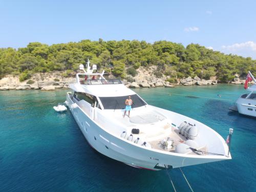 Motorboat Nadara 30 available for charter in Zea Marina Motorboat Nadara 30 available for charter in Zea Marina