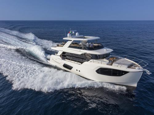 Motor yacht Navetta 68 available for charter in Marina Varazze