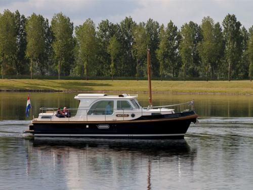 Motorboat New Classic 28.9 Sedac for rent in Nieuwpoort