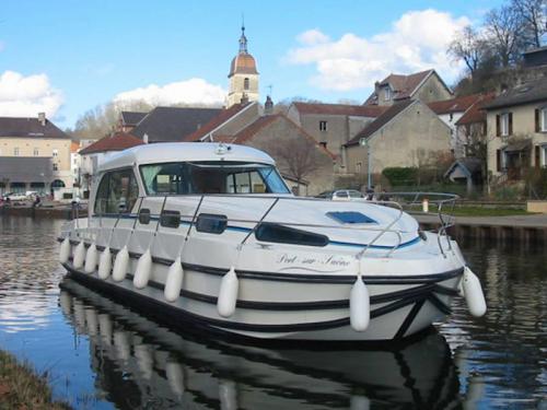 Houseboat Nicols 1310 for charter in Saverne