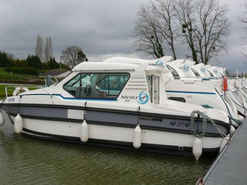 Hausboot Nicols 800 chartern in Plagny