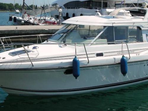 Motor yacht Nimbus 280 Coupe for charter in Rheinsberg