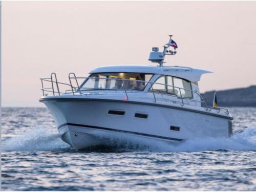Motor yacht Nimbus 305 Coupe for charter in Pirovac Motor yacht Nimbus 305 Coupe for charter in Pirovac