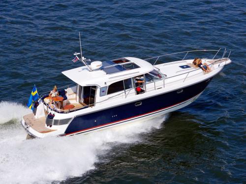 Motorboot Nimbus 35 Nova chartern in Rheinsberg