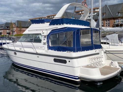 Motorboot Nimbus 380 Yachtcharter in Rheinsberg
