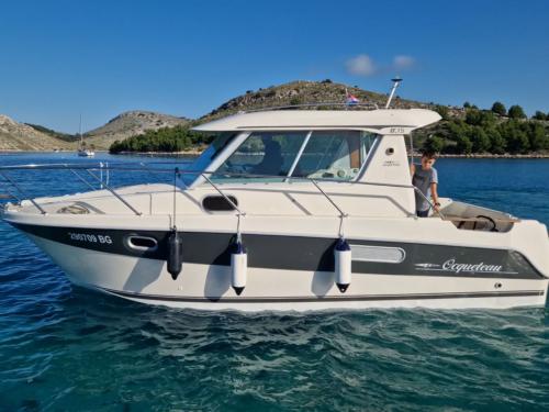 Motoryacht Ocqueteau 815 Yachtcharter in Drage