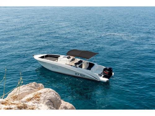 Motorboot Pacific Craft 670 chartern in Trogir