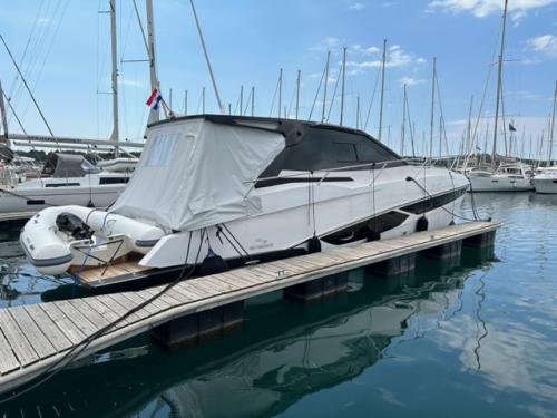 Motor yacht Parana 38 for hire in Sibenik