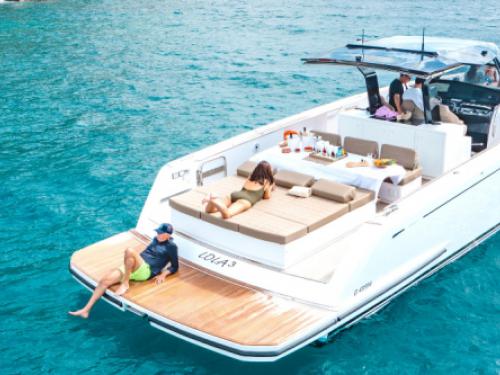 Yacht Pardo 43 for rent in Port of Gustavia