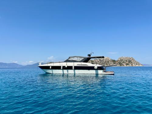 Motorboat Pershing 45 for rent in Preveza