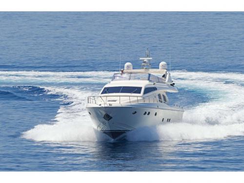 Motoryacht Pershing 56 Yachtcharter in Marina Alimos Kalamaki
