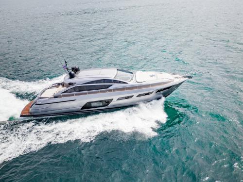 Motoryacht Pershing 6X chartern in Castellammare di Stabia