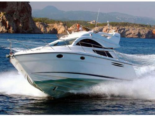 Motor yacht Phantom 40 for rent in Marina Mandalina