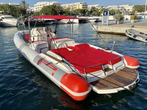 Motorboot Pirelli 1000 Yachtcharter in Ibiza Stadt