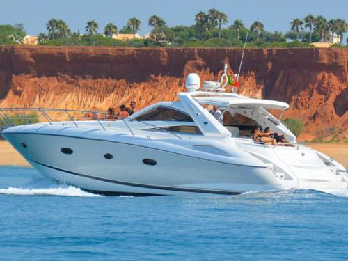 Motor yacht Portofino 53 available for charter in Marina de Vilamoura